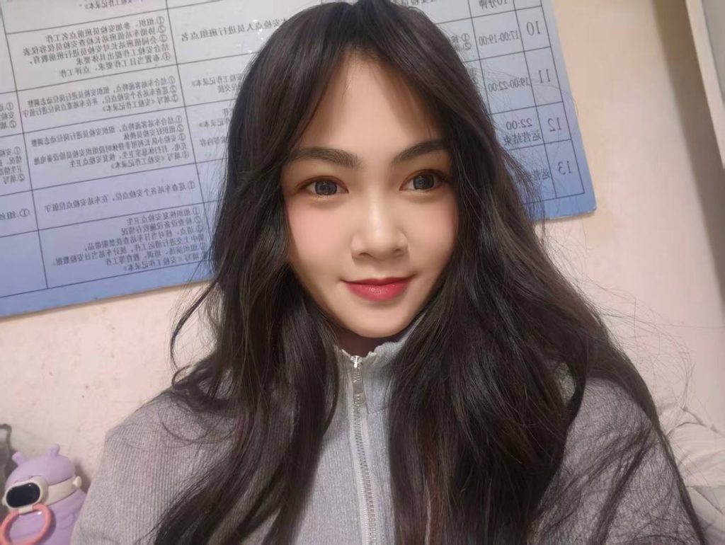雅茉