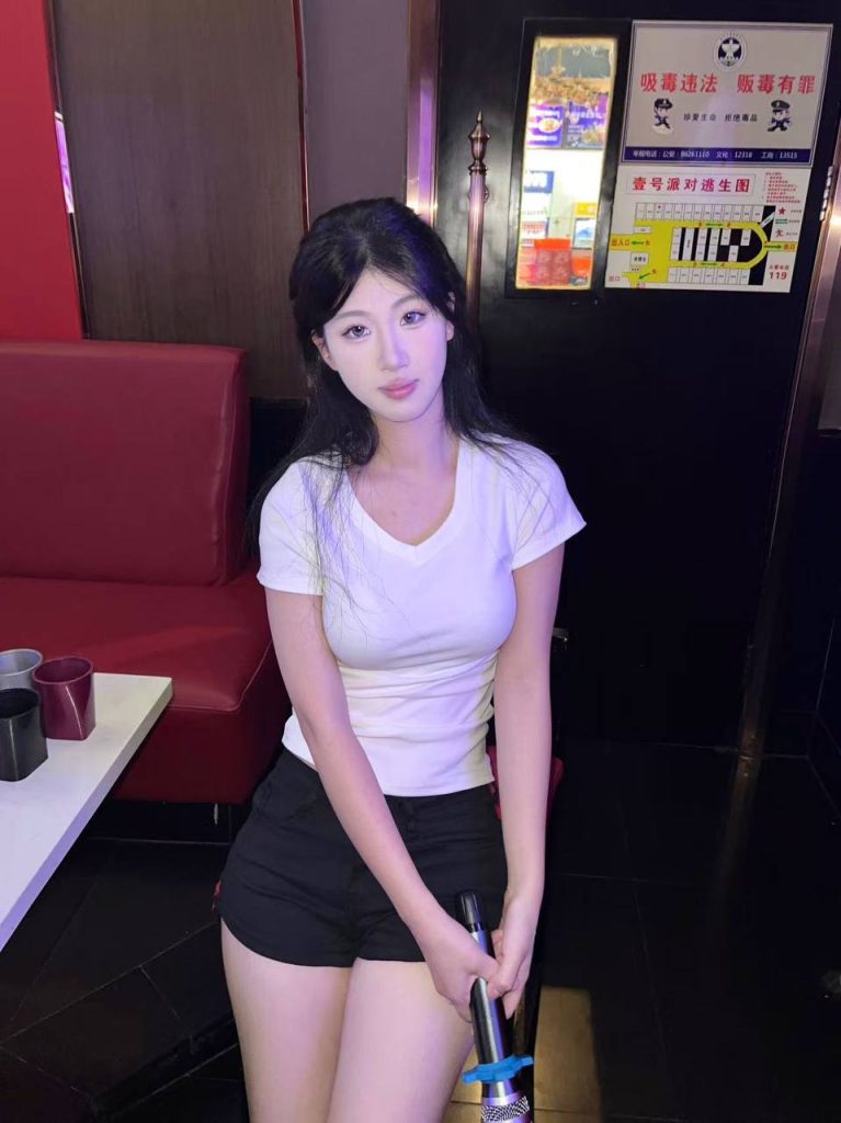 雅萌 图集缩略图 6