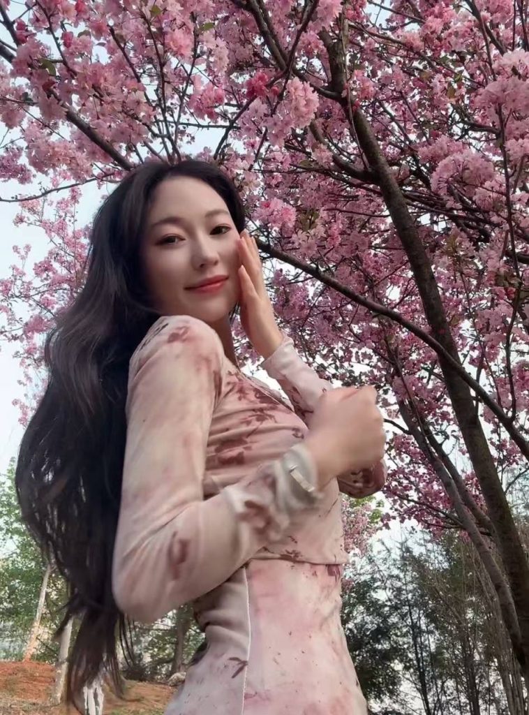 映伊 照片 4