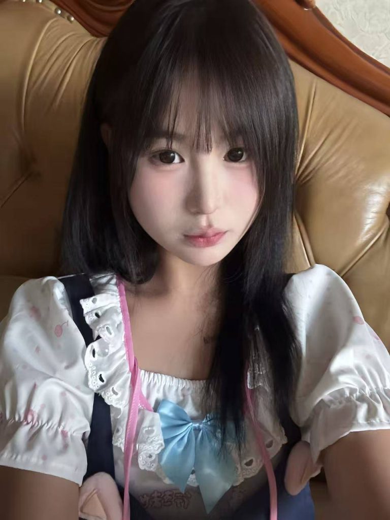 知伊 照片 3